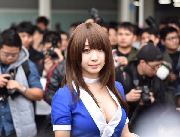 �ձ�һλ����Coser�μ�̨����չ����ɧ��