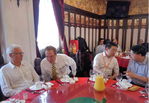 ���ֻ�Ƕ����������С�ȫ�����ٴ����ڻ�����