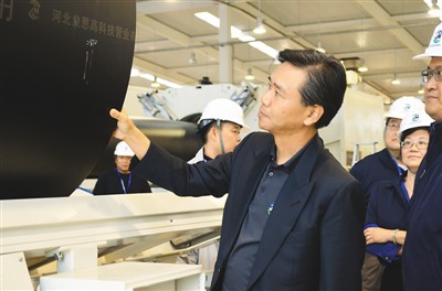 ͼΪ�������ںӱ��ȷ������Ϲܵ�����������