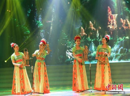 2��4������2017�ꡰ�Ļ��й����ĺ�ͬ������ӡ����׳��ݳ����������ݡ�ͼΪ�й���Ա����ӡ�������赸��<a target='_blank' href='http://www.chinanews.com/'>������</a>���� ������ ��