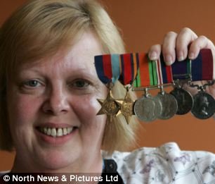 Ӣ��������50����ڰĴ����Ǻ�������Ƭ�ع⣨��ͼ��