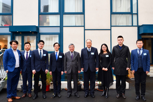 �ؼ���������µ�ѡ��ȫ��ѧ����ϯ�ų�Ա��Ӱ������ŷ��ʱ����/ �������㣩