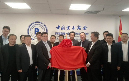 �й������̻�����ֱ�������ƵίԱ��_��һ�����»�ڶ��λ����ھ��ٿ�