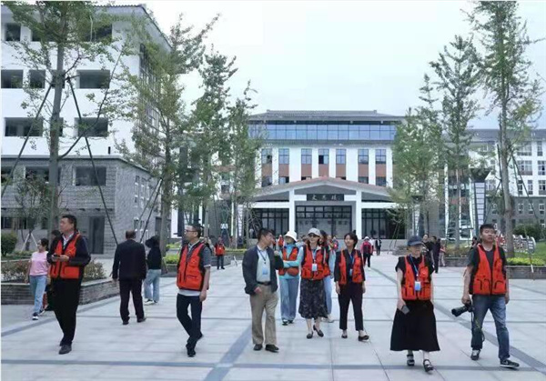 25�Һ��⻪ý�߽��Ĵ���ɽ_�۽�����У԰������չ